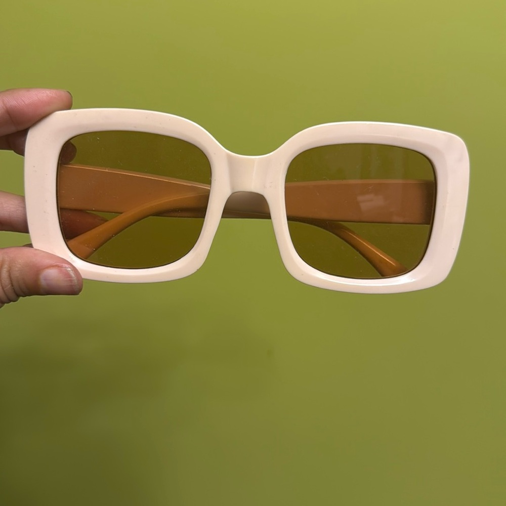 cute retro chunky square sunglasses! 🌸